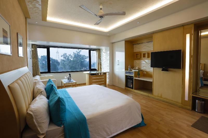 Shivoy Hotel image
