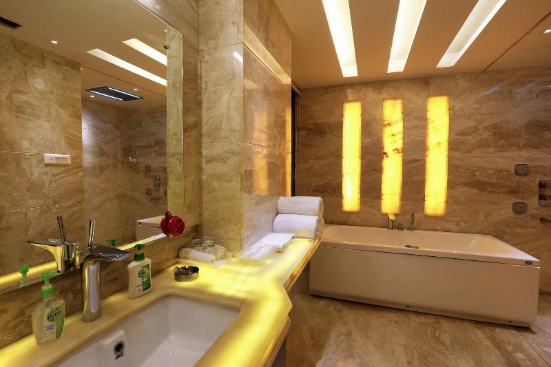 Shivoy Hotel image