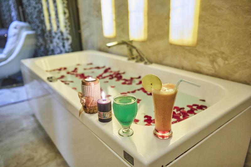 Shivoy Hotel image