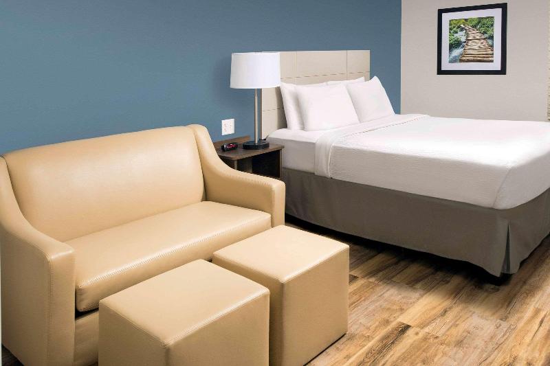 Woodspring Suites South Plainfield image