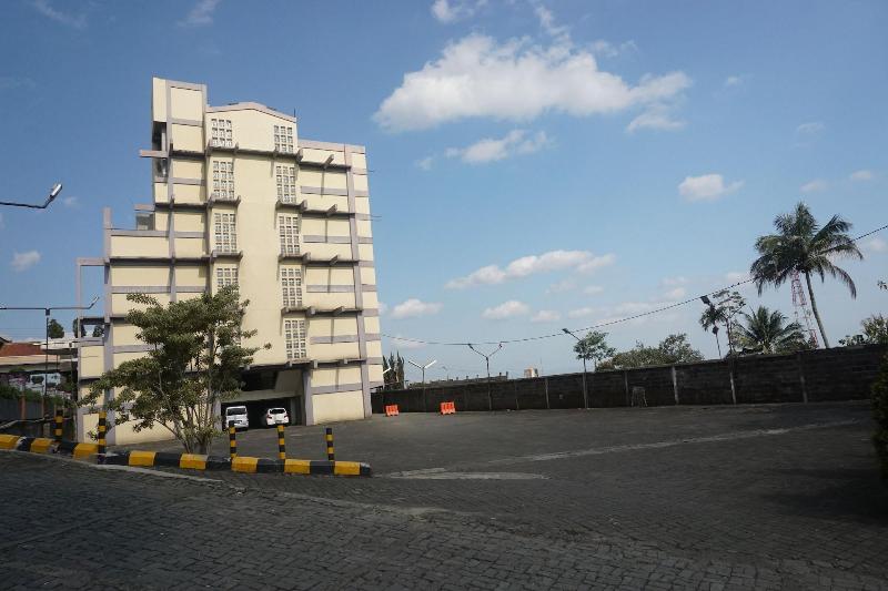 Hotel Puriwisata Baturraden — main photo
