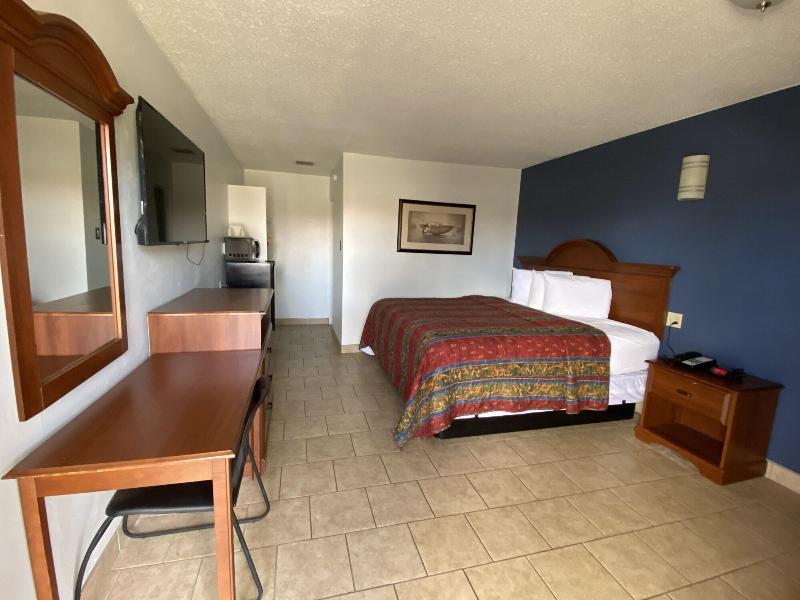Budget Inn image
