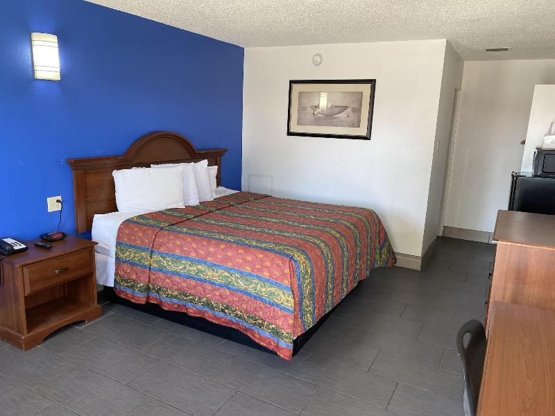 Budget Inn image