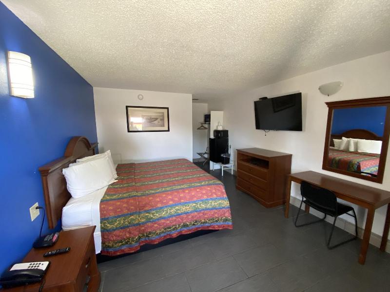 Budget Inn image