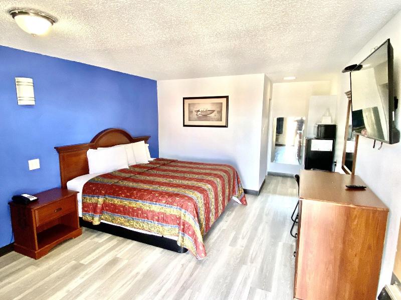 Budget Inn image