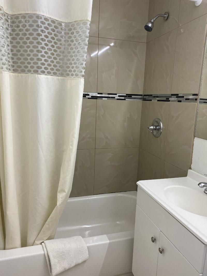 Budget Inn image