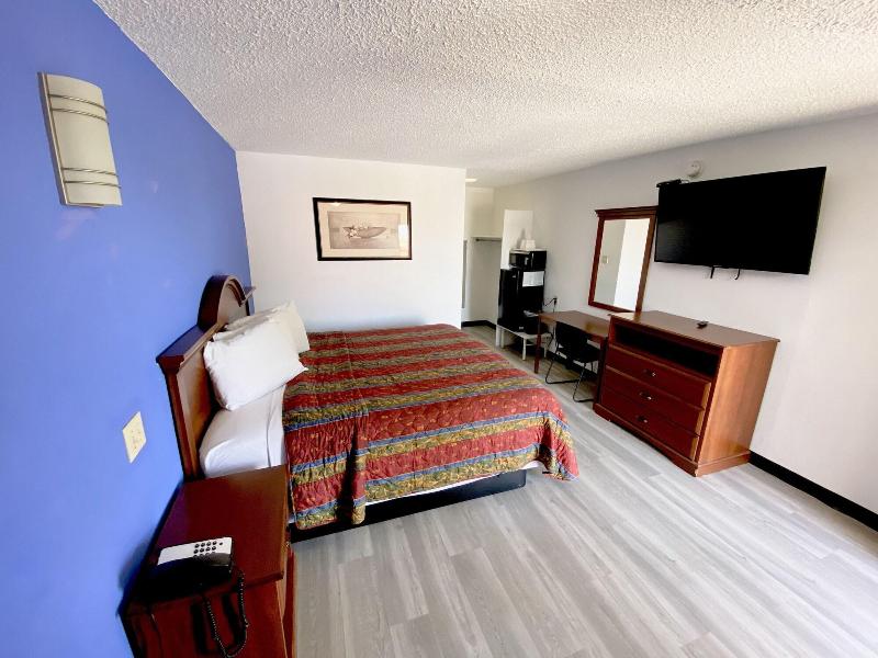 Budget Inn image