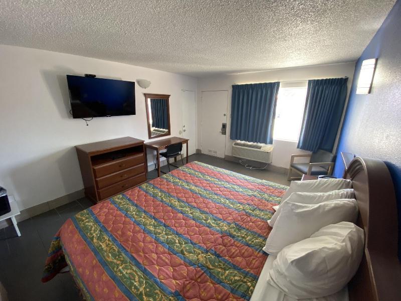 Budget Inn image