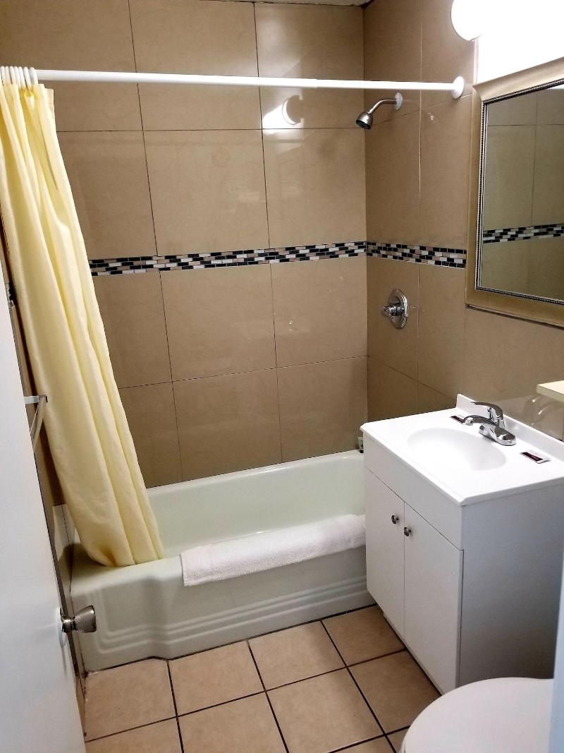 Budget Inn image