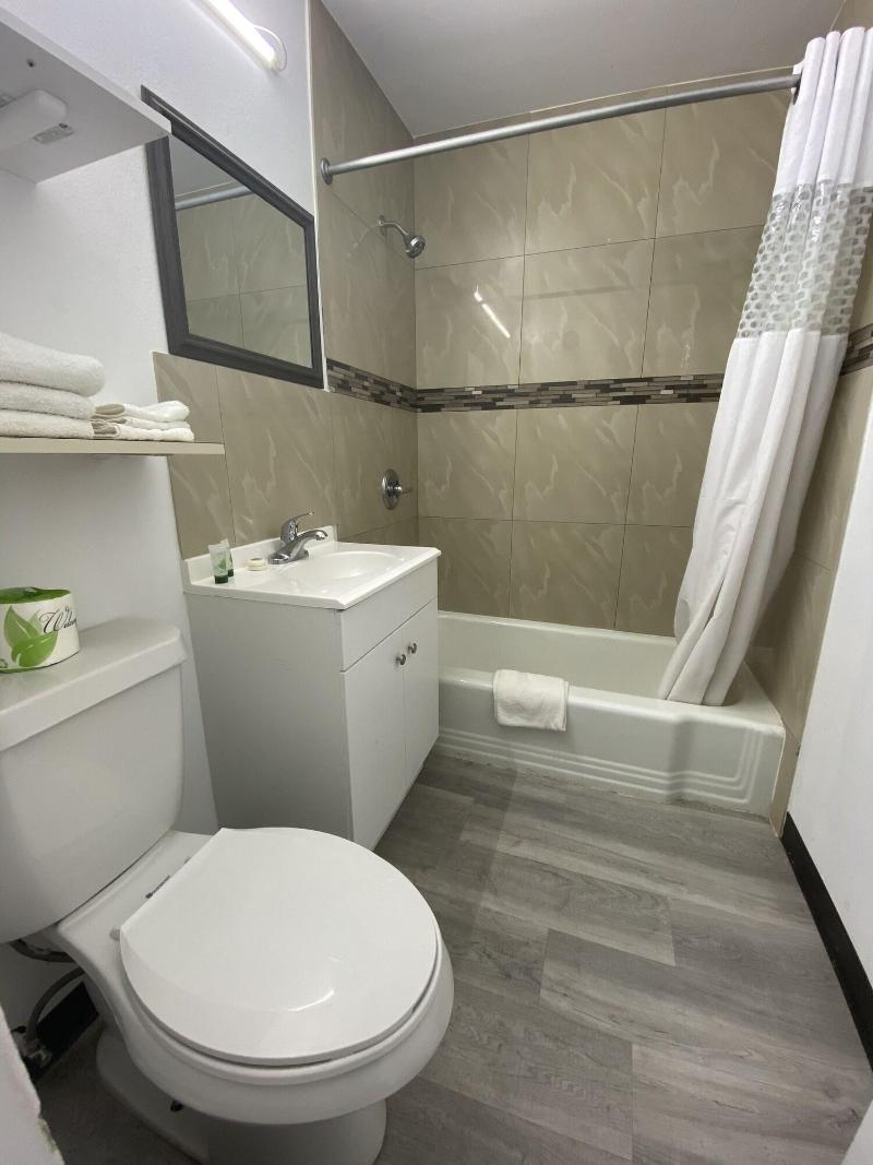 Budget Inn image