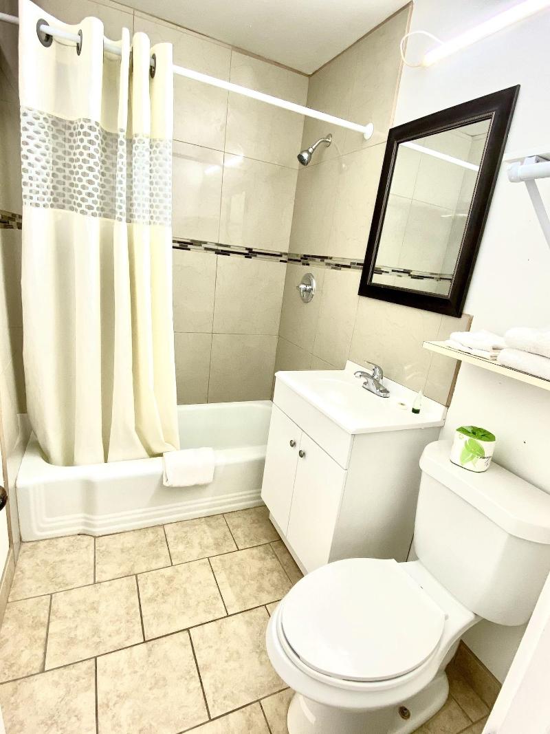 Budget Inn image