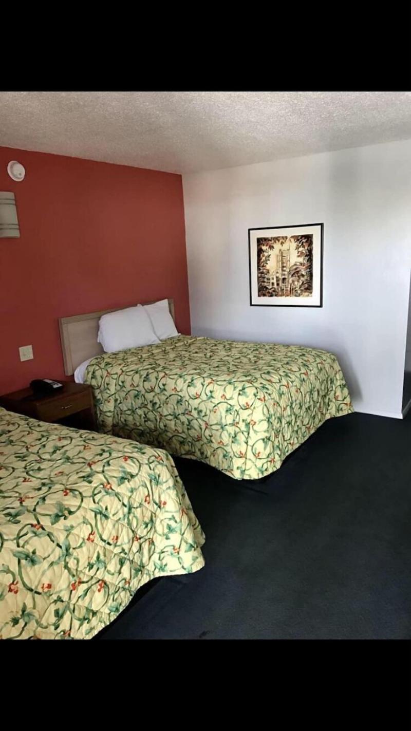 Budget Inn image