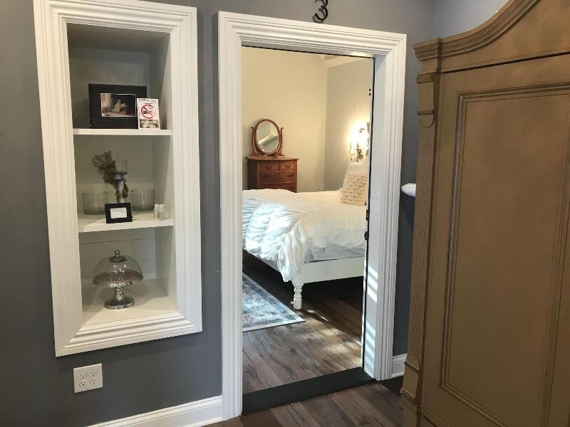 Chateau Rooms image