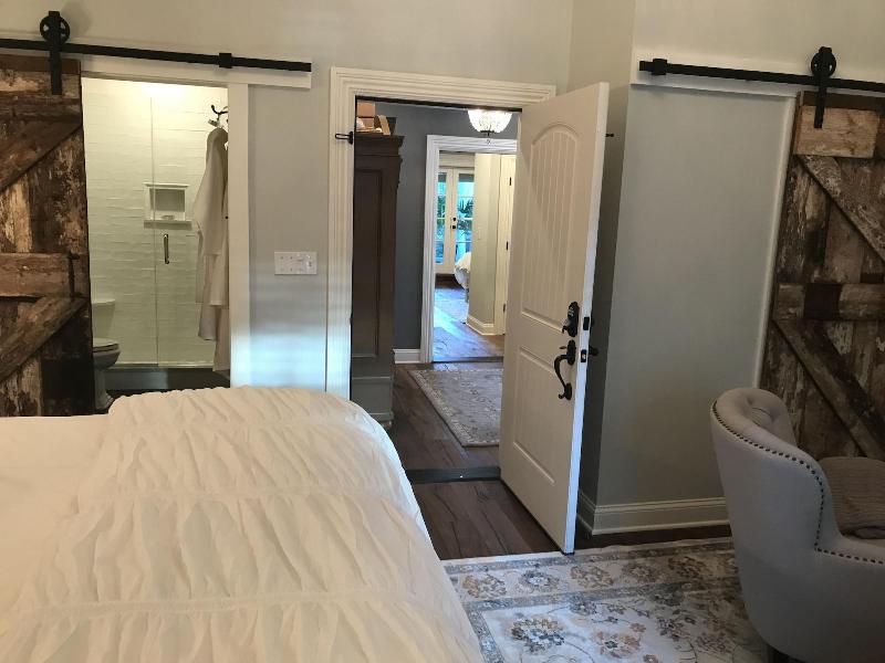 Chateau Rooms image