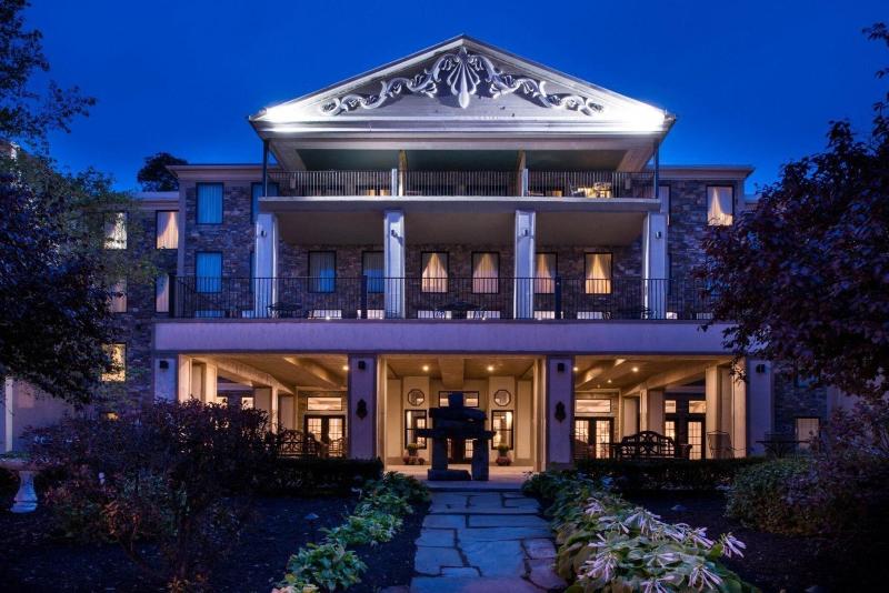 Niagara Crossing Hotel & Spa 2