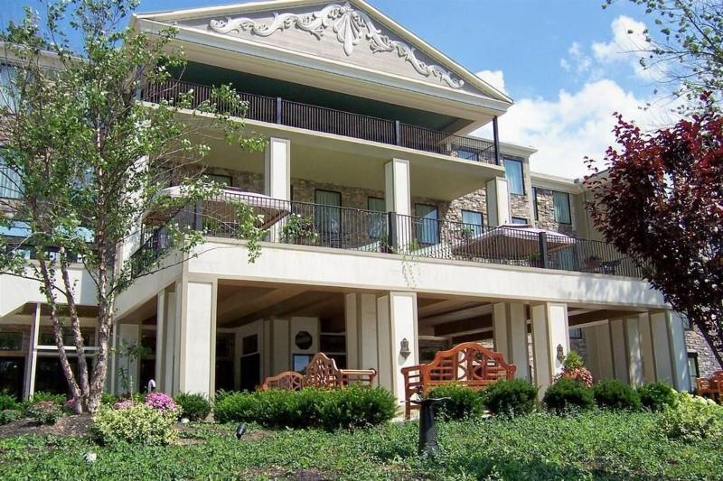 Niagara Crossing Hotel & Spa 3