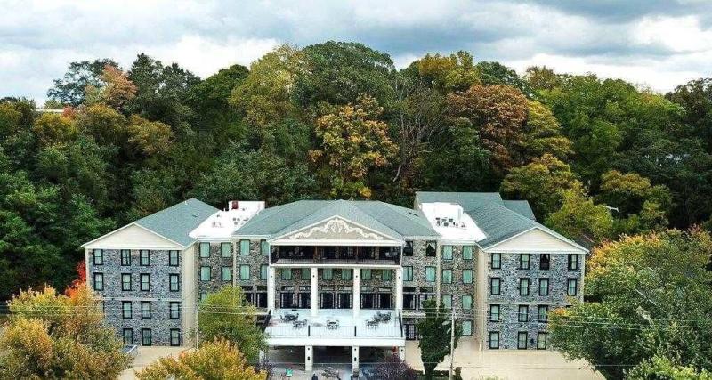 Niagara Crossing Hotel & Spa 5