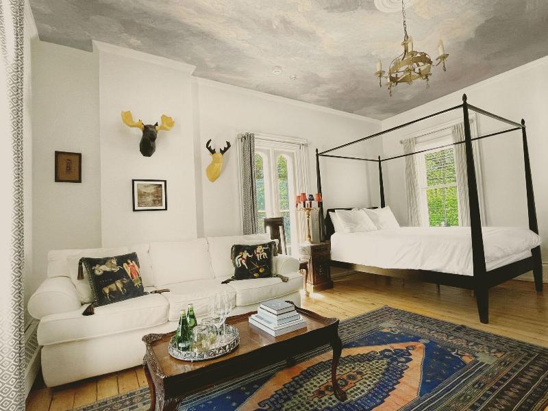 Merrill House image