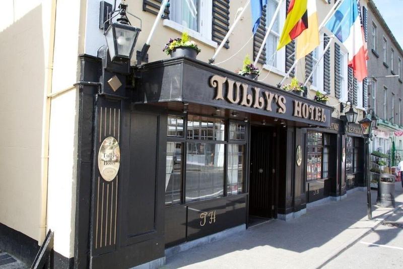 Tully's Hotel