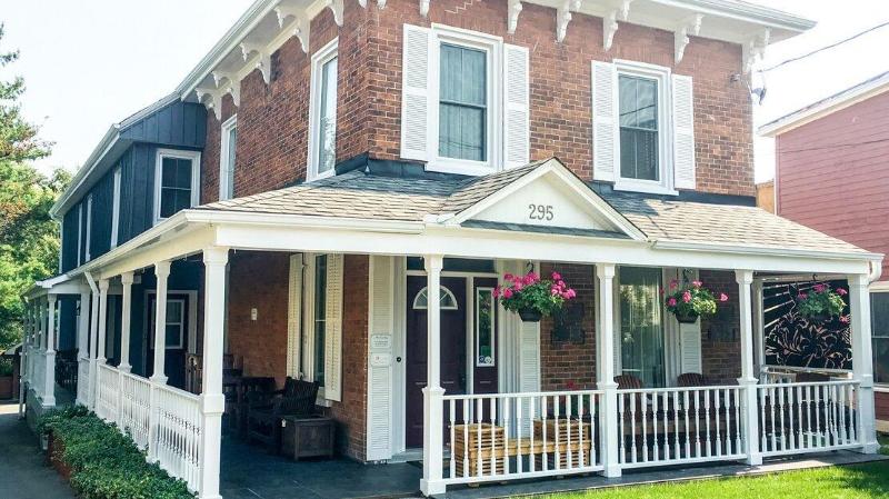 Nap N Nosh Bed And Breakfast — main photo