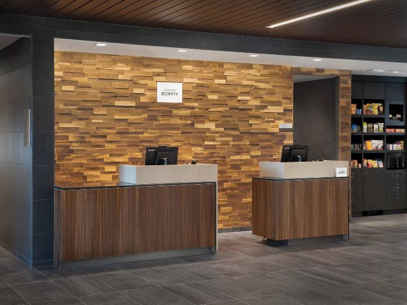 Courtyard By Marriott Portland East image