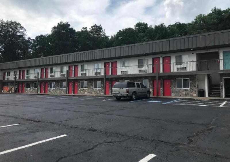 Super 8 By Wyndham Hazleton image