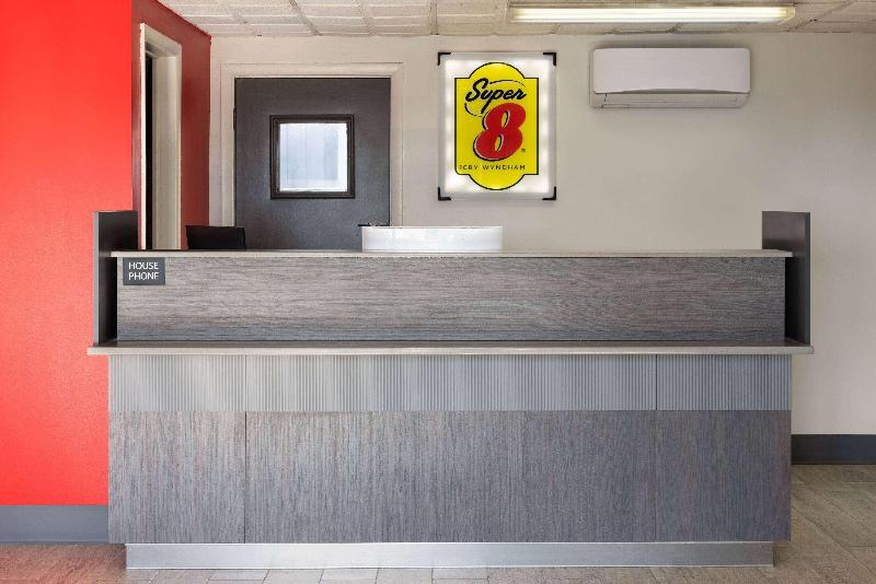 Super 8 By Wyndham Hazleton image