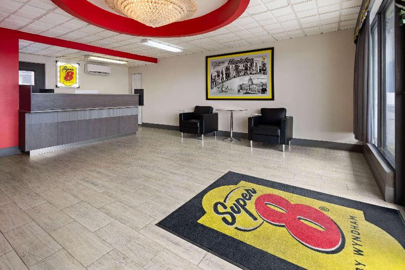 Super 8 By Wyndham Hazleton image