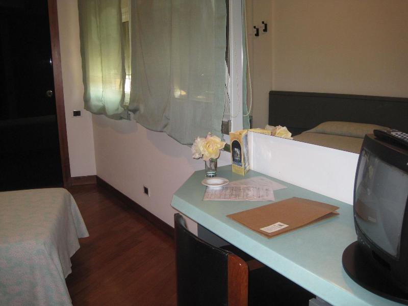 Albergo Villa & Roma image