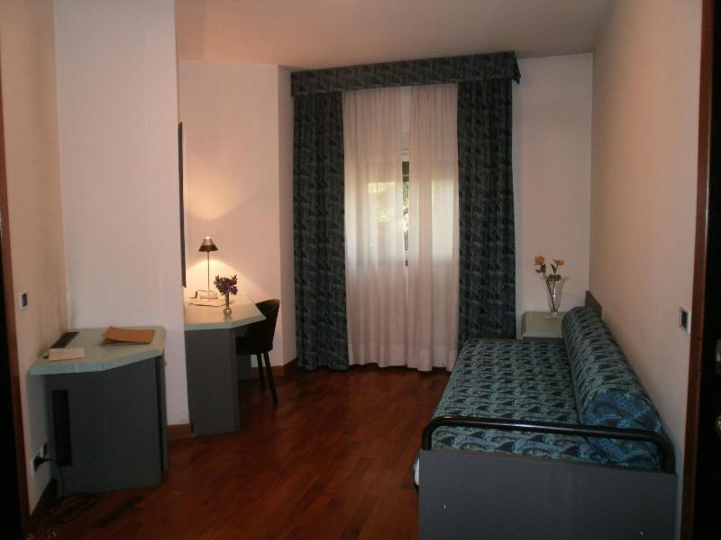 Albergo Villa & Roma image