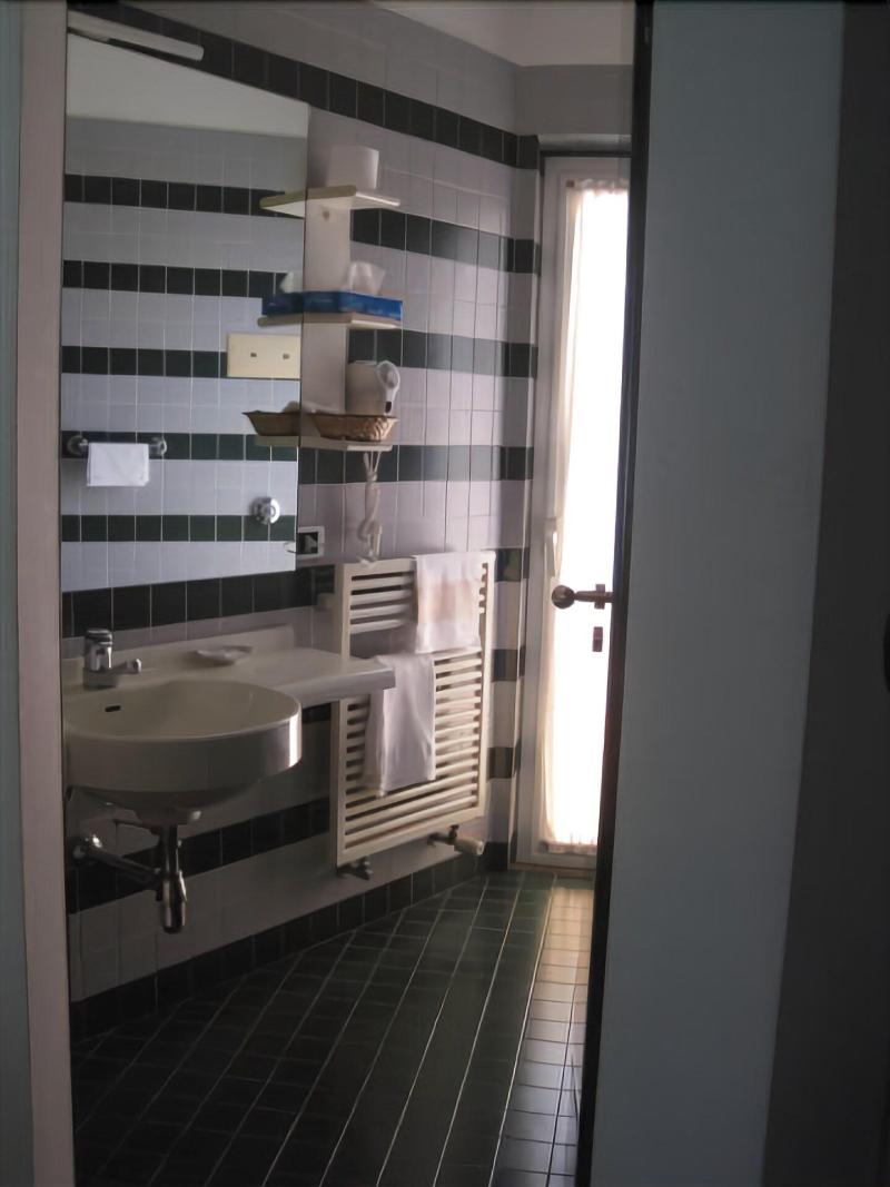 Albergo Villa & Roma image