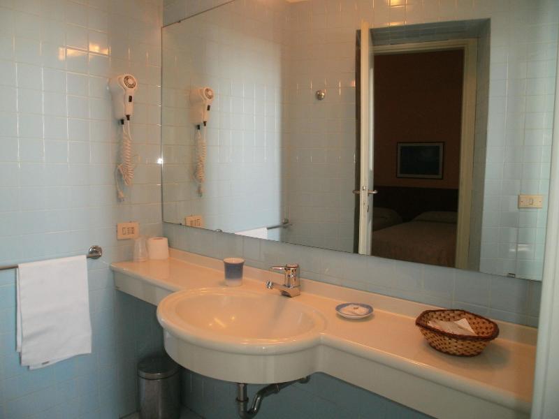 Albergo Villa & Roma image