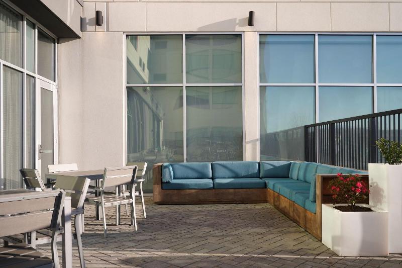 Aloft Knoxville West image