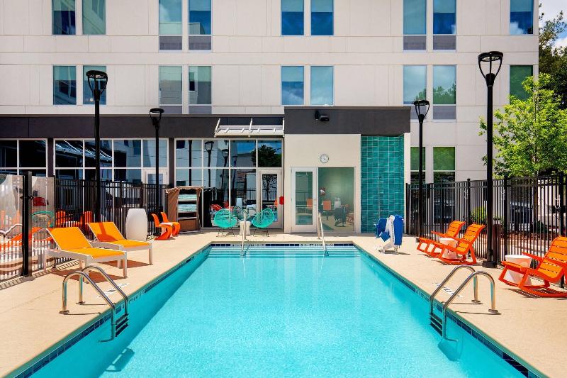 Aloft Knoxville West image