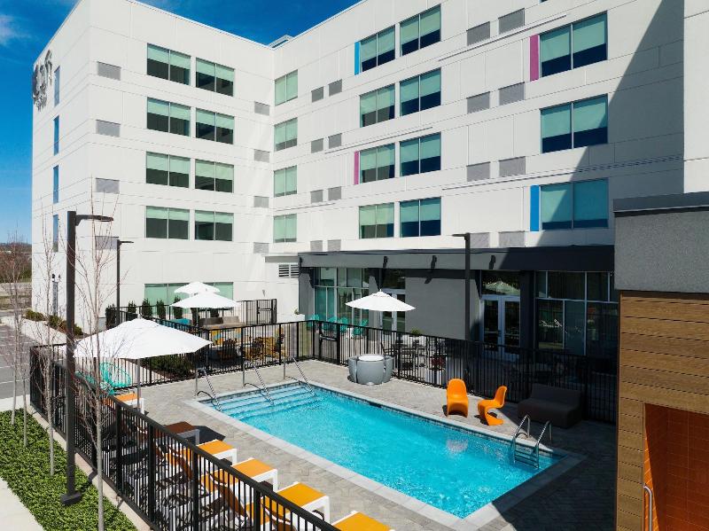 Aloft Knoxville West image