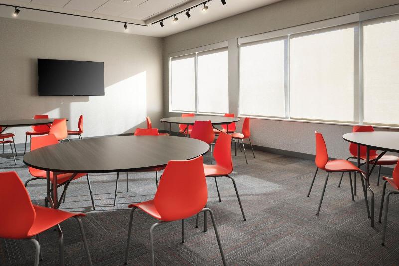 Aloft Knoxville West image