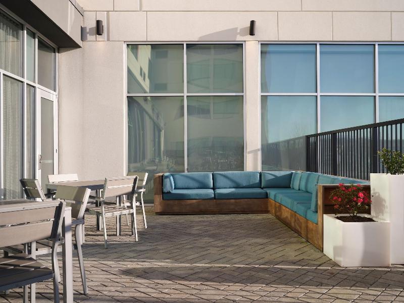 Aloft Knoxville West image