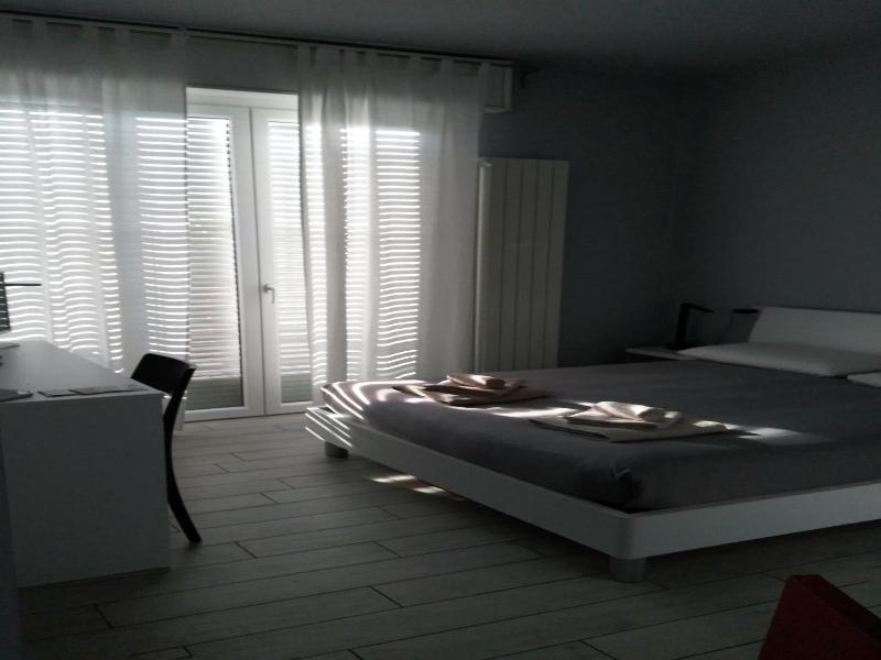 Le3Stanze image