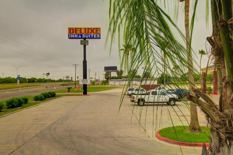 Deluxe Inn & Suites