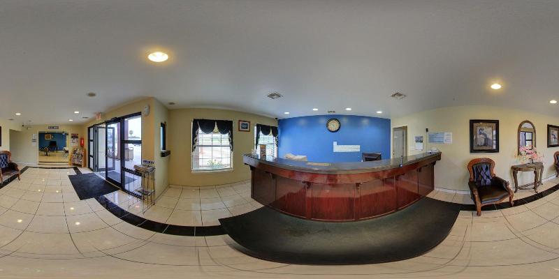 Deluxe Inn & Suites