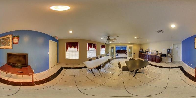 Deluxe Inn & Suites
