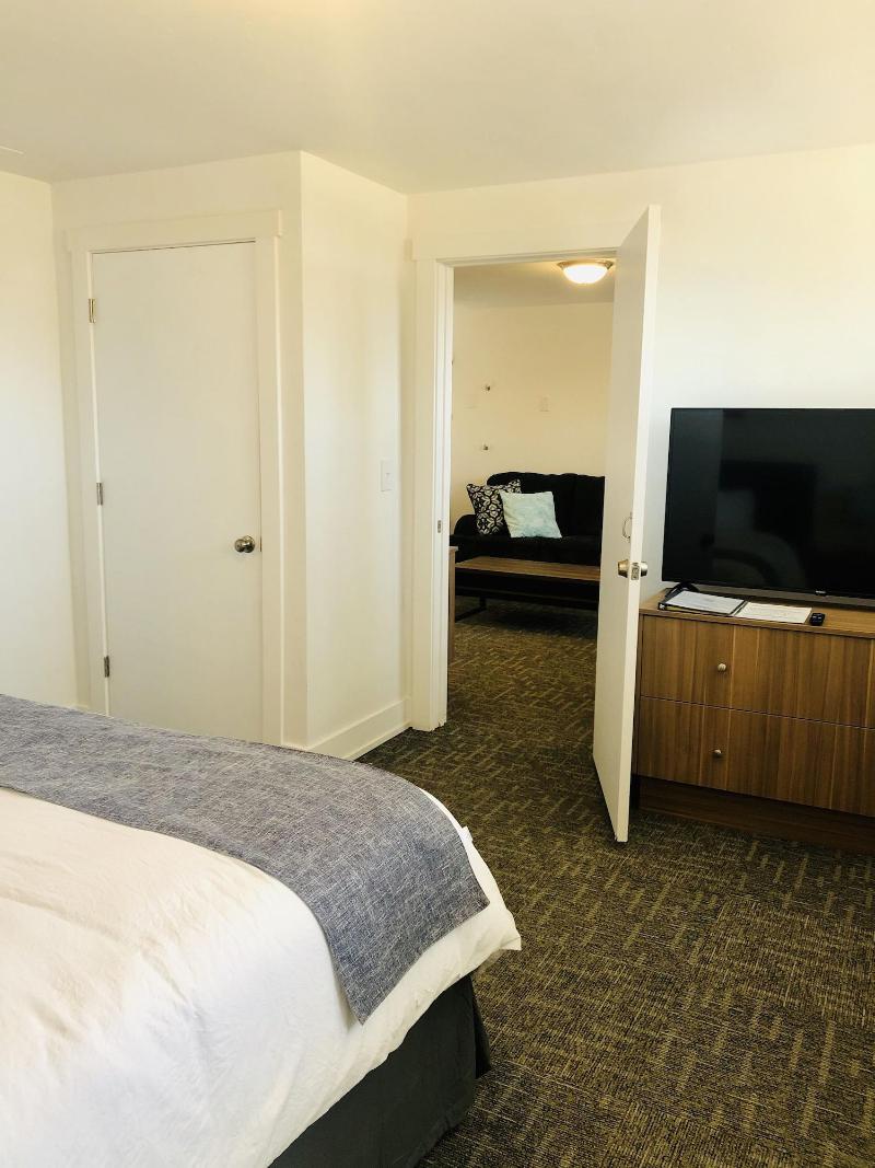 Blue Sage Inn & Suites image
