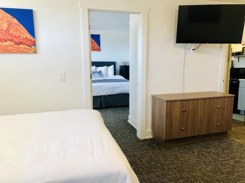 Blue Sage Inn & Suites image