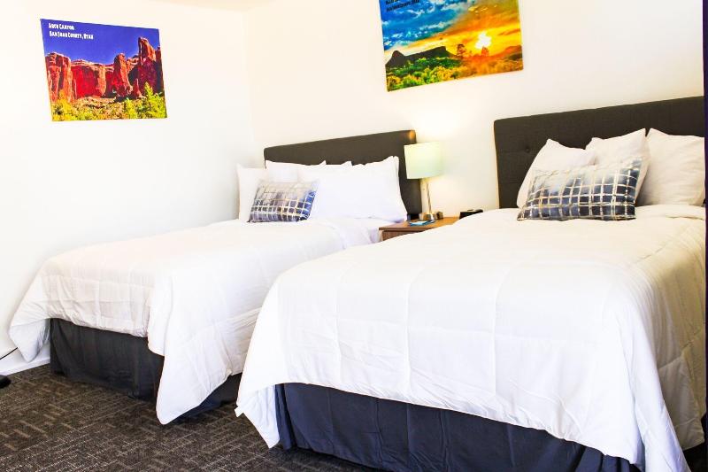 Blue Sage Inn & Suites image
