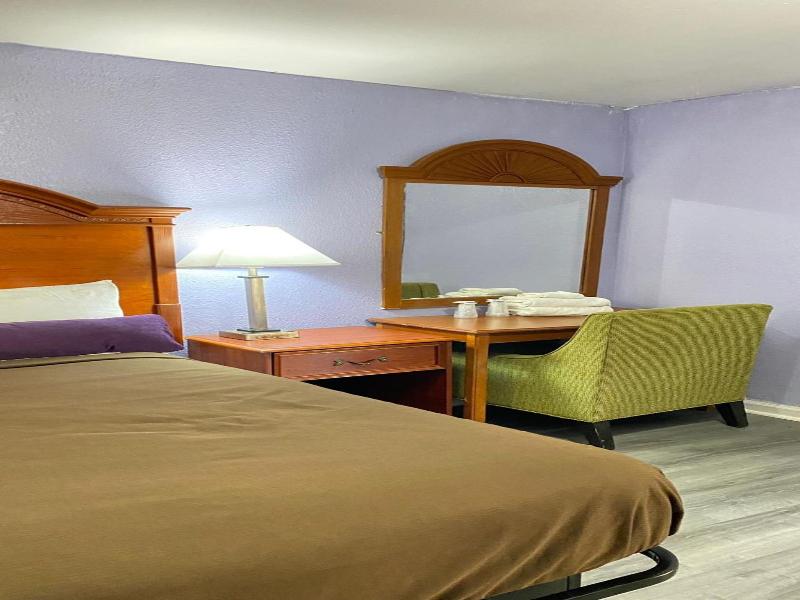 Budget Inn Express — exterior view