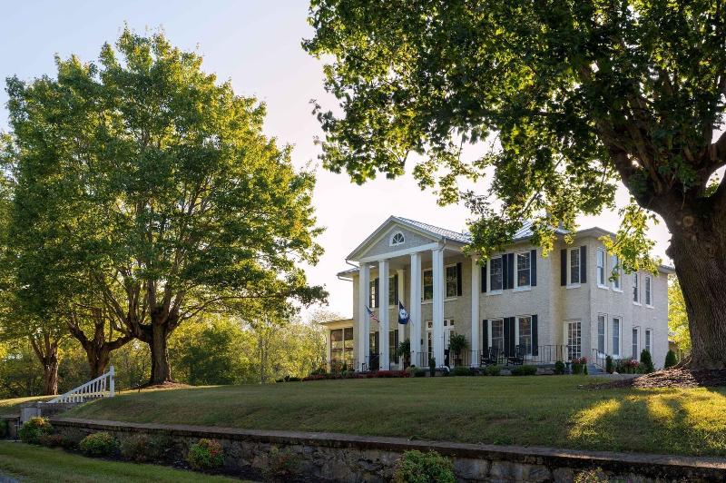 Steeles Tavern Manor, Raphine