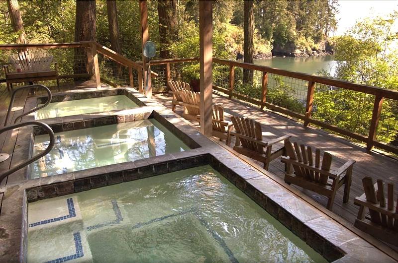 Outlook Inn On Orcas Island image