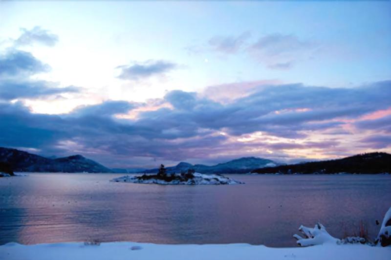Outlook Inn On Orcas Island image