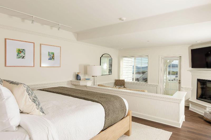 Outlook Inn On Orcas Island image