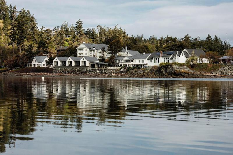 Outlook Inn On Orcas Island image